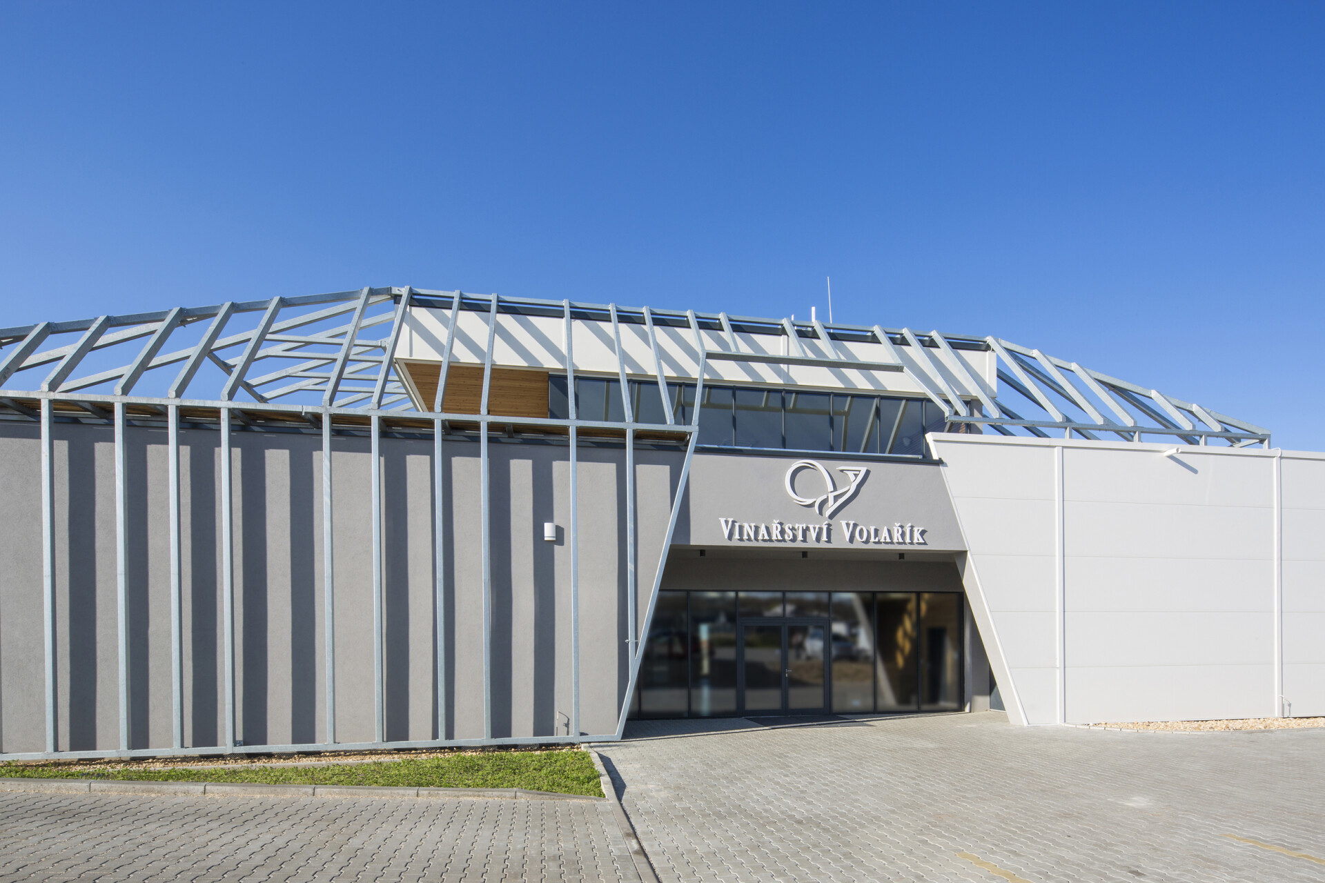 SLOTTET I LEDNICE OCH VINPROVNING